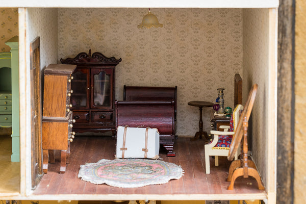 Doll's House