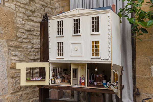 Doll's House