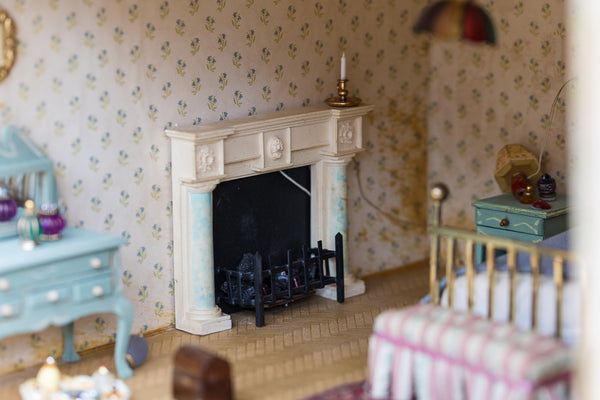Doll's House