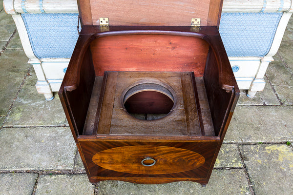 commode open