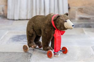 Steiff Bear on Wheels